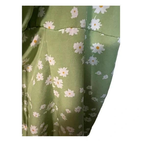 A SHEIN curve floral dress in size 3X - Picture 4 of 7